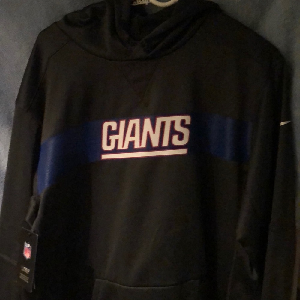 New Nike Therma fabric sweatshirt.